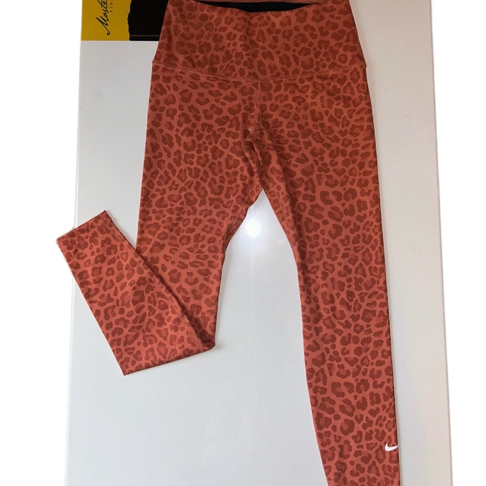Nike cheetah print leggings - Picture 1 of 4